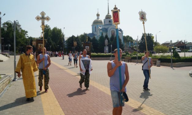 Воины-десантники в свой профессиональный праздник молились за Литургией в храме Покрова Пресвятой Богородицы села Покровское