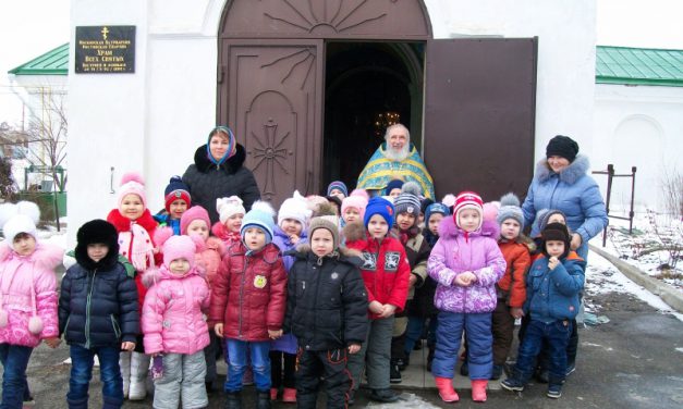 В праздник Сретения храм Всех Святых с. Синявское посетили дети из сельского детсада