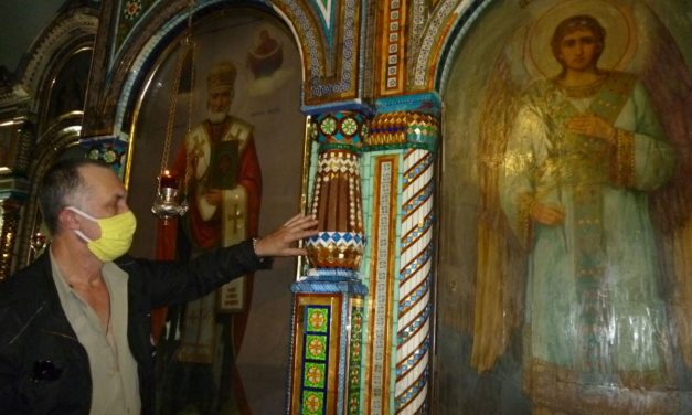 Чудо-мозаика Всехсвятского храма  постепенно возвращается к нам