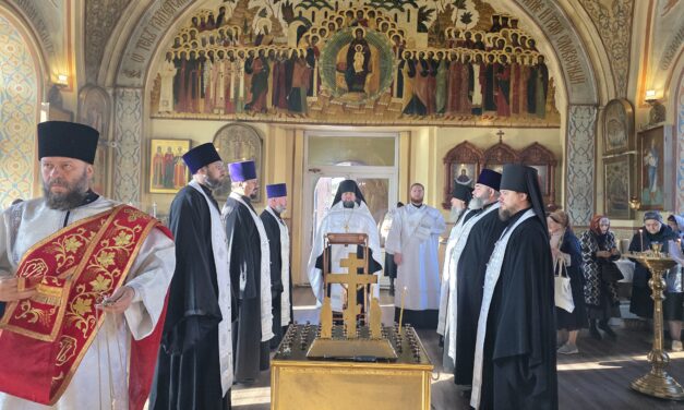 В Таганроге молитвенно почтили память православных христиан, пострадавших в годы репрессий