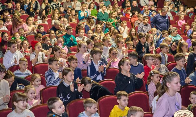 В Таганроге прошли традиционные Рождественские елки