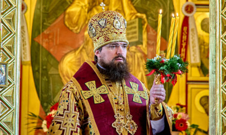 Епископ Таганрогский Артемий совершил Божественную литургию в Никольском храме города Таганрога