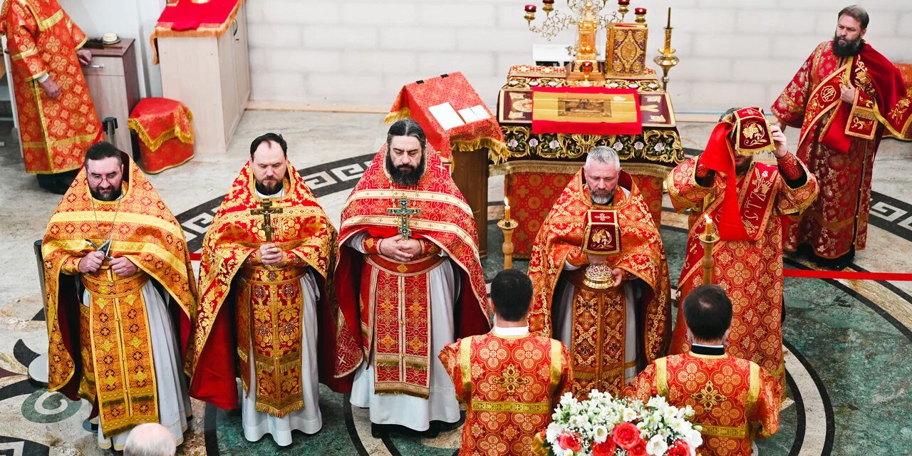 В Свято-Георгиевском храме Таганрога отметили престольный праздник