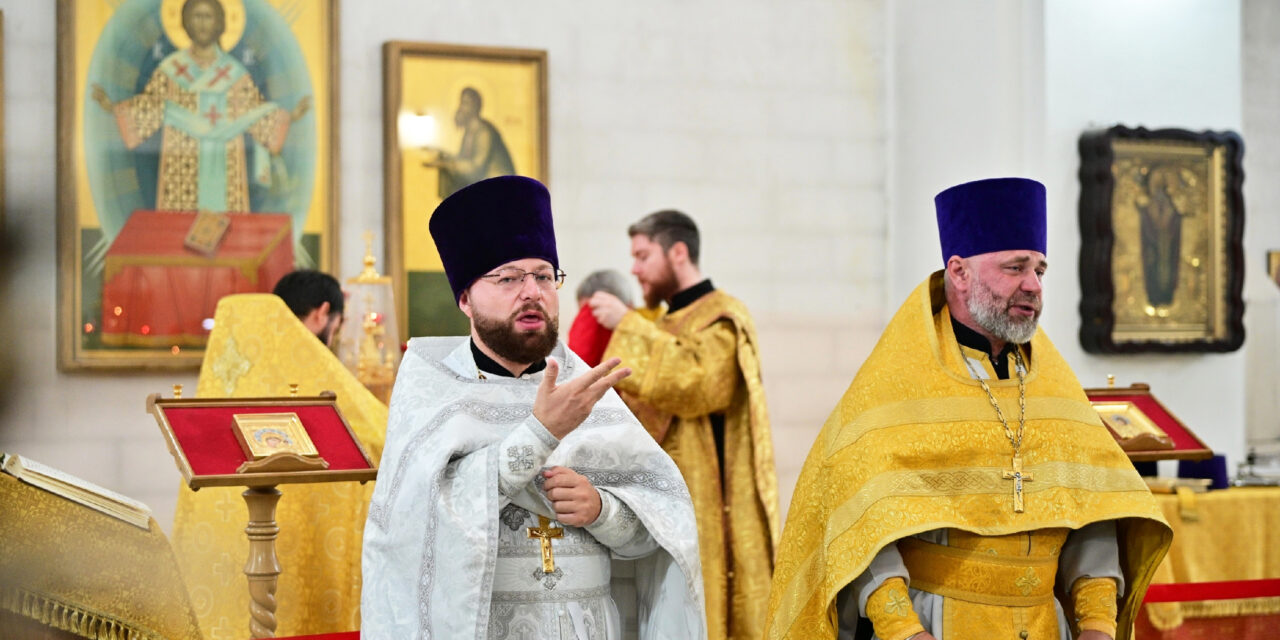В Георгиевском храме г. Таганрога состоялась Божественная литургия с сурдопереводом для людей с нарушениями слуха