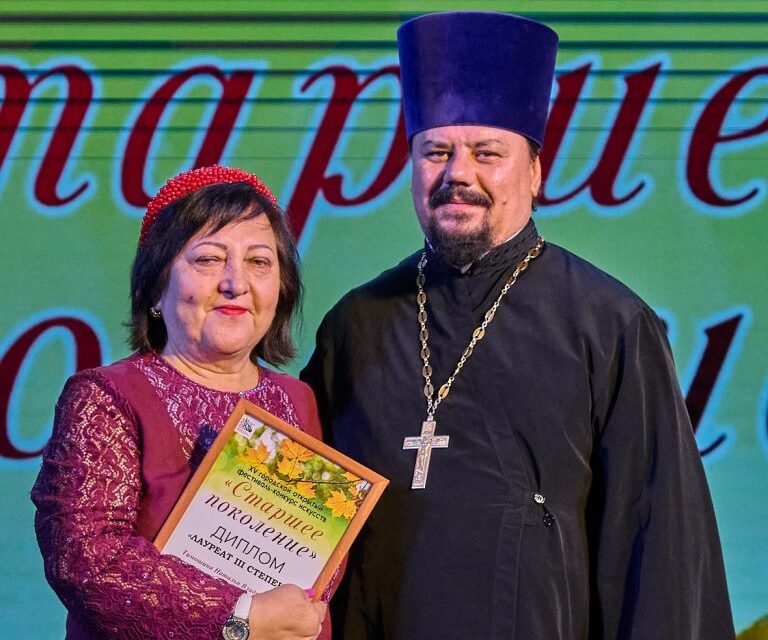 Настоятель Серафимовского храма г. Таганрога принял участие в торжественном закрытии 15 городского фестиваля-конкурса искусств «Старшее поколение»